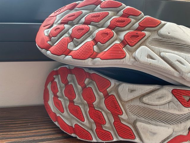 Hoka Clifton 9 – 44⅔ EU – buenos desgaste suela
