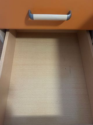 Cajonera infantil naranja y blanca