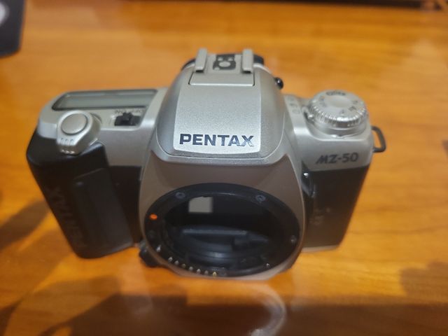 Pentax MZ-50 Cámara Analógica