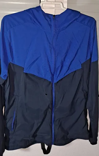 Ropa deportiva Trailberg, North Face, Nike, Ecko