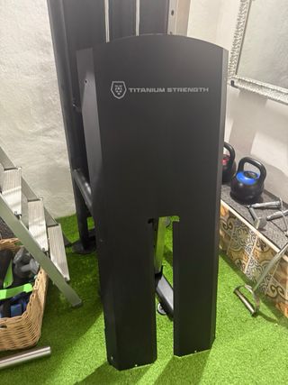 Máquina pesas Polea Titanium Strength 
