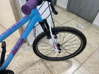 Bicicleta en buen estado y la cadena a arreglar