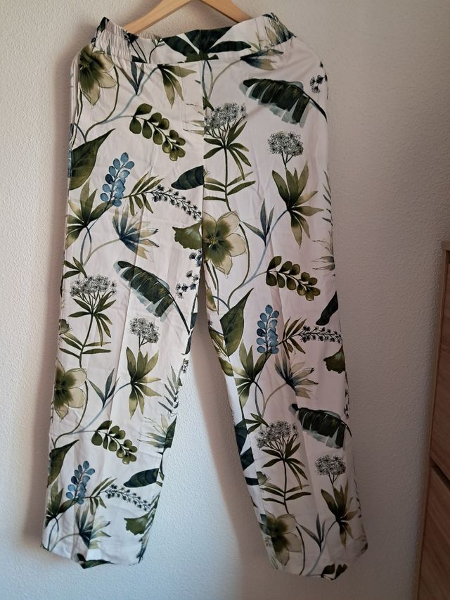 Pantalón largo estampado flores