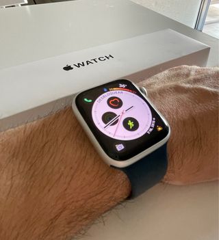 Apple Watch plata, 93% salud bateria. Impecable. 