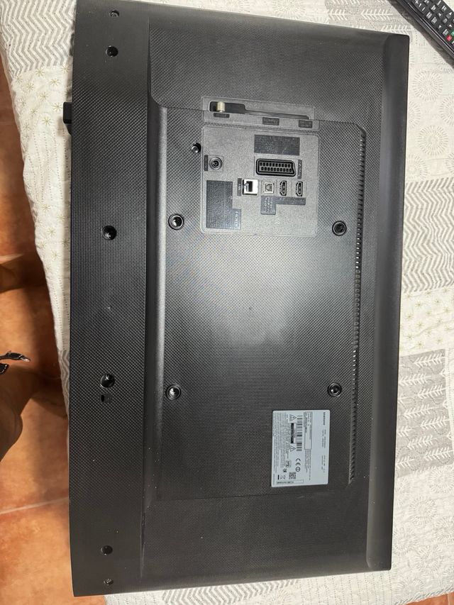 TV Samsung 32" negra