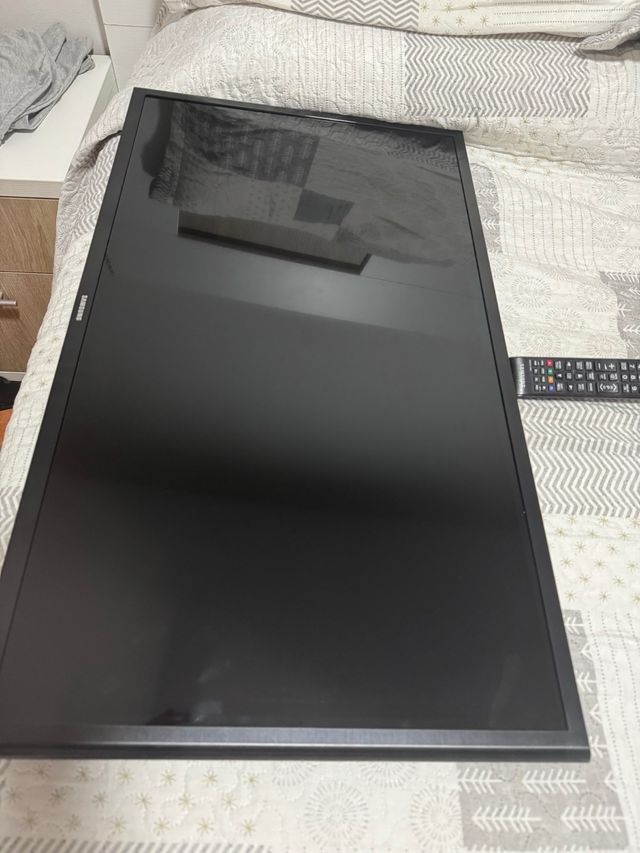 TV Samsung 32" negra