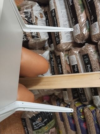 Estantería blanca/grisacea de madera