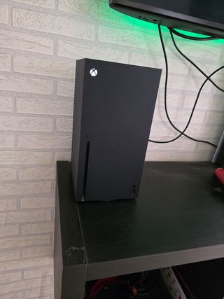 Xbox Series X negra + 4 mandos + AC Valhalla