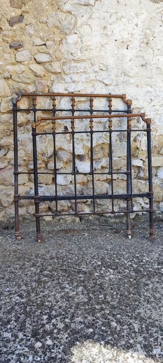 Cabecera cama hierro antigua - negra y dorada