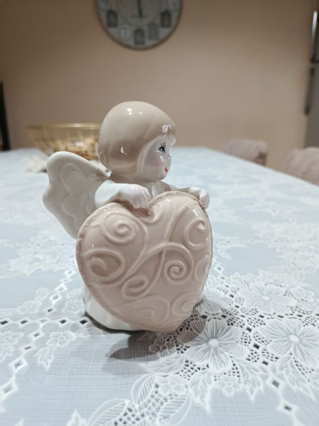 Statuetta angelo cuore da cameretta