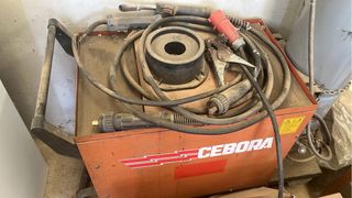 Soldadora Cebora industrial, con poco uso.
