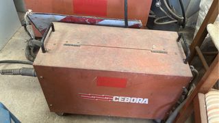 Soldadora Cebora industrial, con poco uso.
