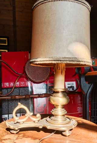Lámpara mesa vintage latón