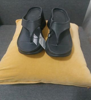 Sandalias chanclas Zara - Negras