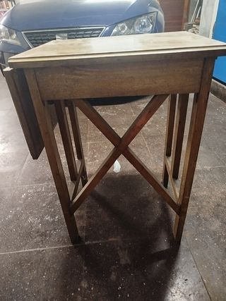 Mesa plegable antigua de madera
