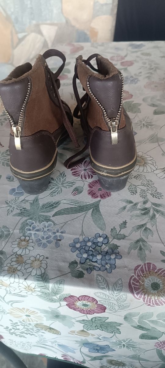 Deportivas cuña marrones, talla 37