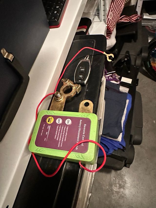 DESCONECTADOR BATERÍA COCHE