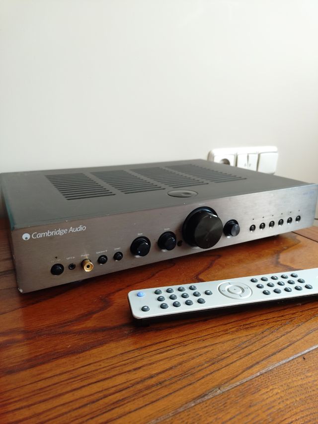 Cambridge Audio AZUR 350A Amplificador