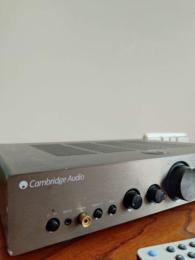 Cambridge Audio AZUR 350A Amplificador