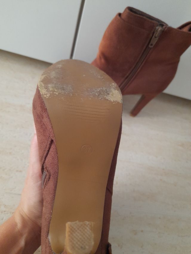 Botines tacón marrón