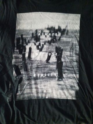 Camiseta negra - Always Diffuse Reality