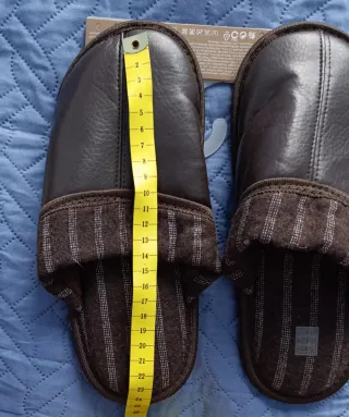 Zapatillas  de casa Comfort marrones.