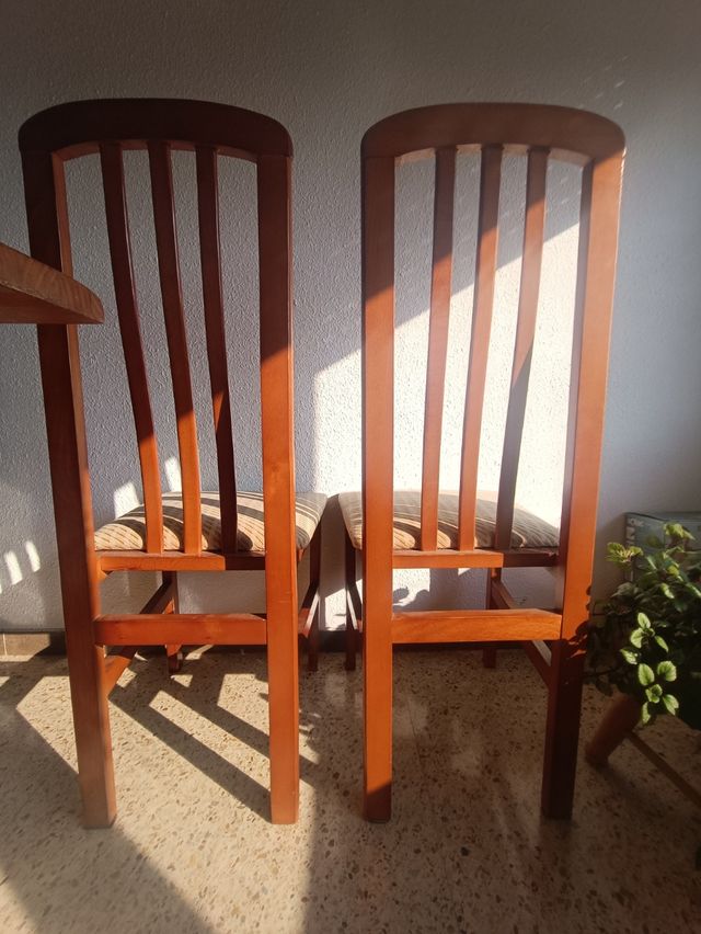 2 sillas madera - beige