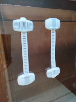 2 Cierres seguridad niños puertas