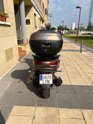 Moto Piaggio MP3 500 HPE 2022