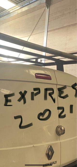Baca Renault Express 2021