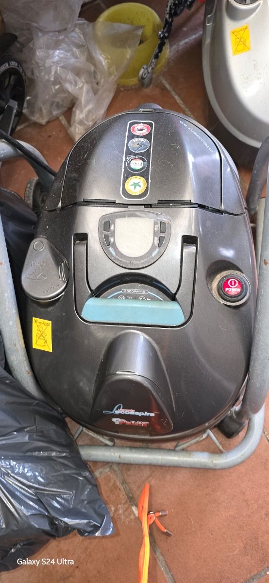 Aspiradora Polti Leco aspira. Con accesorios