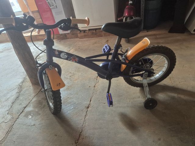 Bicicleta infantil 16" con ruedines