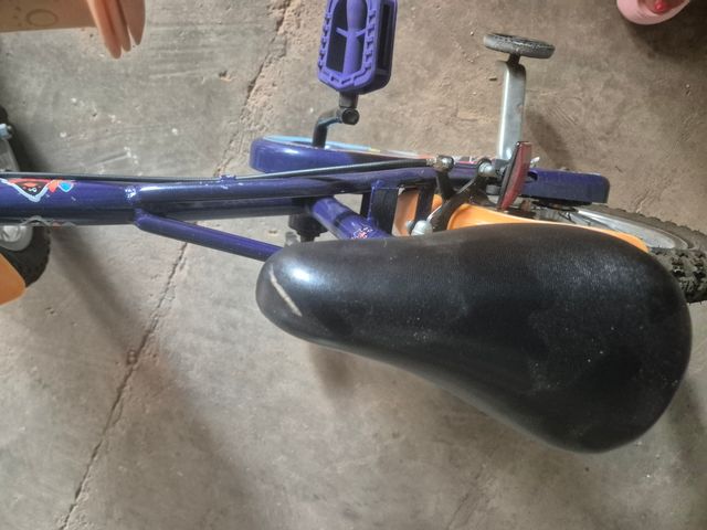 Bicicleta infantil 16" con ruedines