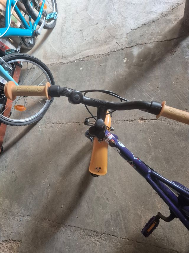 Bicicleta infantil 16" con ruedines