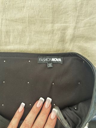 Mini Falda Negra con Tachuelas