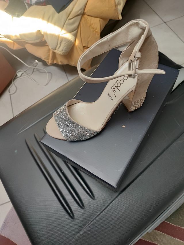 Sandali eleganti beige e argento