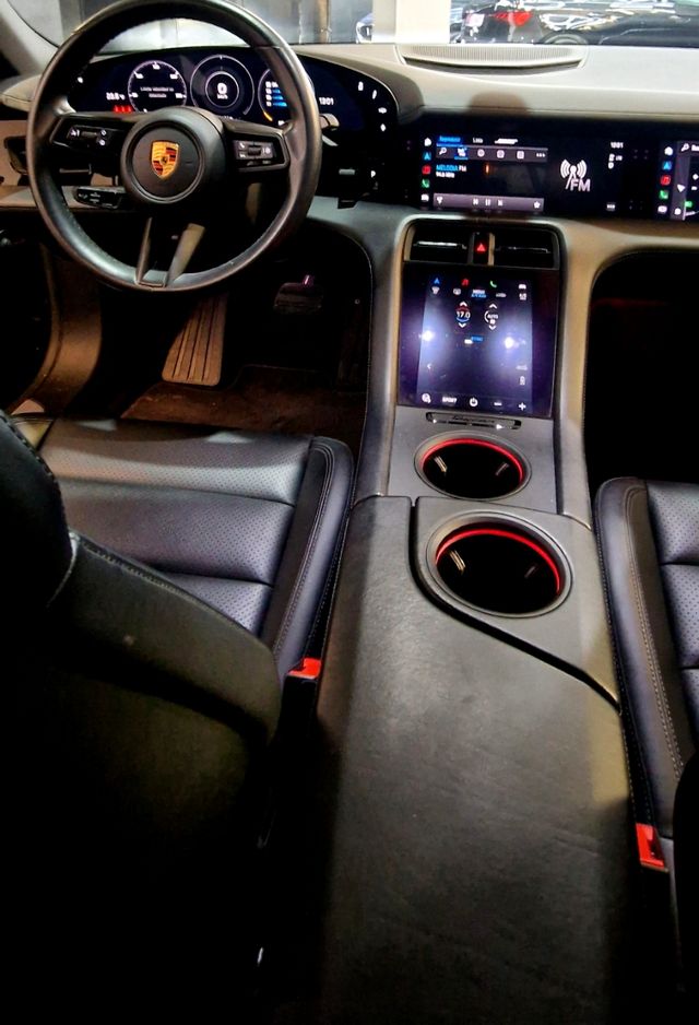 Porsche Taycan 2021