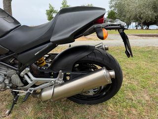 Ducati Monster 620 Dark – Año 2005 – 20.000 km