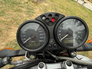Ducati Monster 620 Dark – Año 2005 – 20.000 km