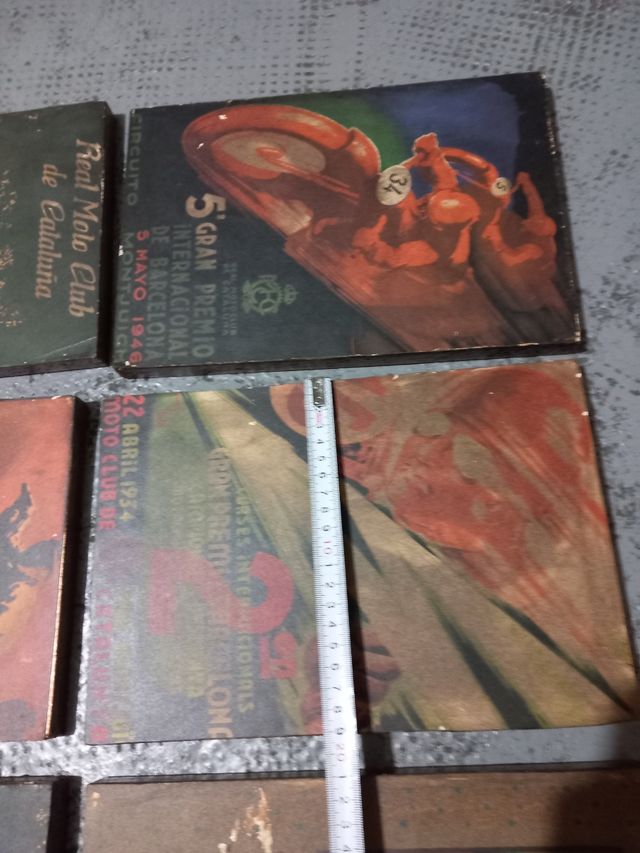 8 quadri di vecchie corse motociclistiche