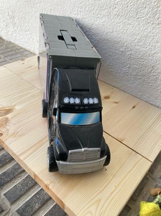 Camión transportador coches