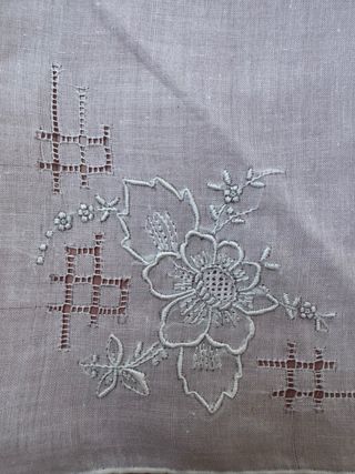 Panuelo blanco vintage bordado