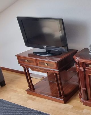 Mueble TV madera caoba - TV stand
