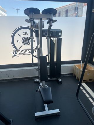 Máquina Paramount Pec Fly/Rear Delt