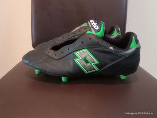 Botines fútbol Lotto negros 43,5