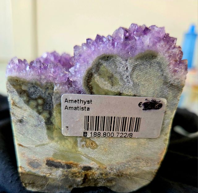 Grande geode di ametista - energia