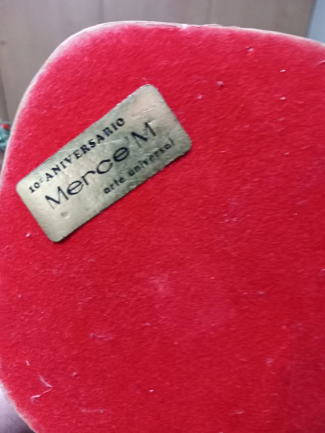 Coppia di figure anziane del marchio