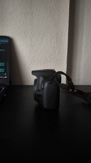 Canon EOS 2000D + 2 Objetivos - Cámara réflex