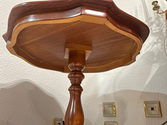 Mesa madera auxiliar antigua