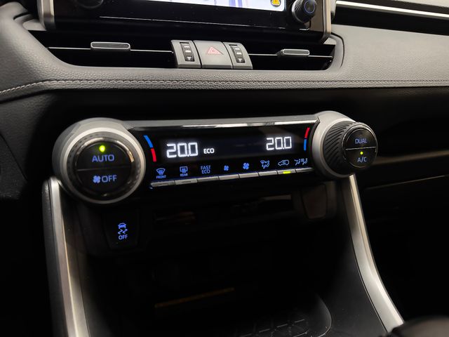 TOYOTA Rav4 2.5l 220H Advance